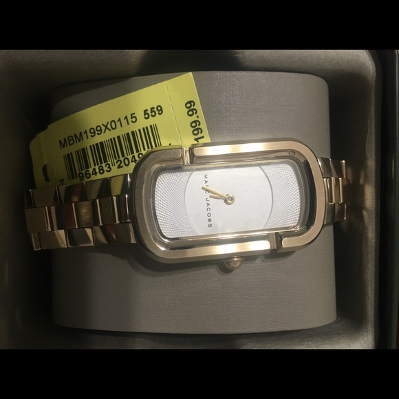 Marc Jacobs Accessories - Gold analog Marc Jacob women watch Marc Jacobs Accessories - Gold analog Marc Jacob women watch